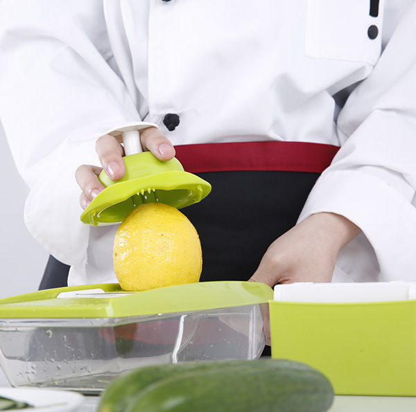 Manual 5-in-1 plastic cutting machine