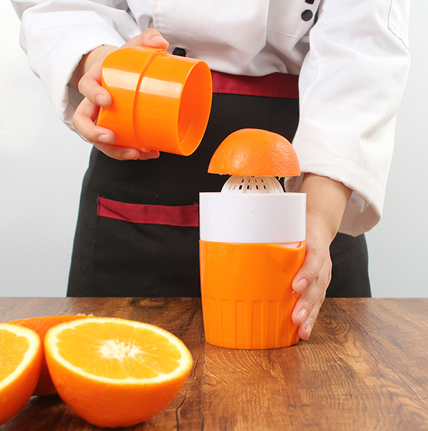 Manual ABS plastic portable orange juicer